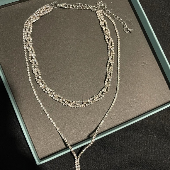 Silver tone layered necklace - Picture 3 of 5